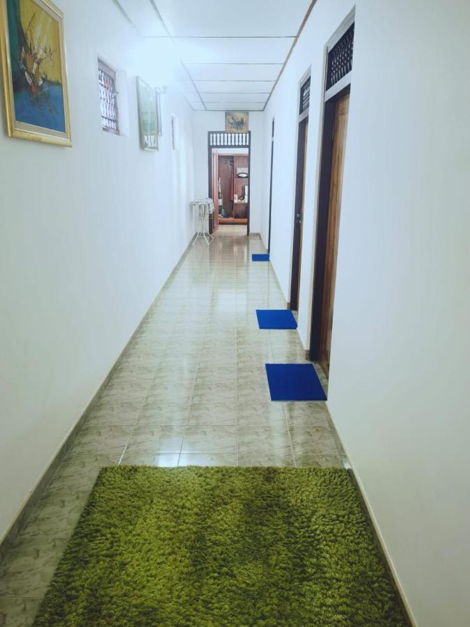 Sea Breeze Guest House Negombo Exterior photo