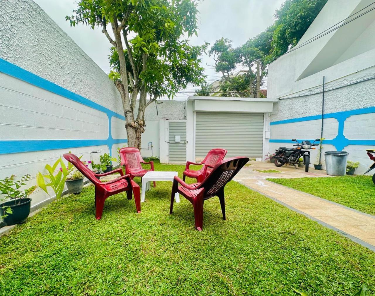 Sea Breeze Guest House Negombo Exterior photo