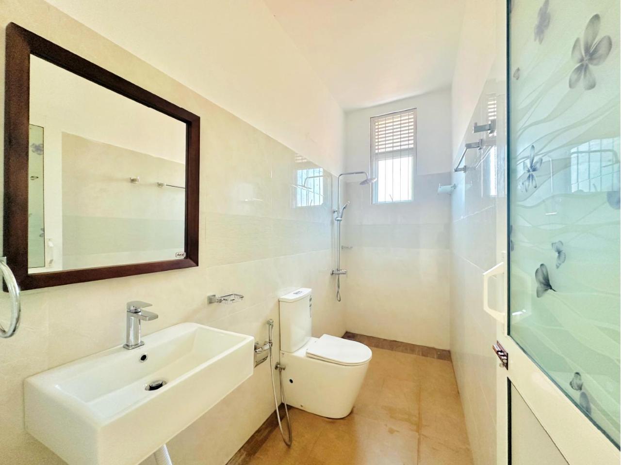 Sea Breeze Guest House Negombo Exterior photo