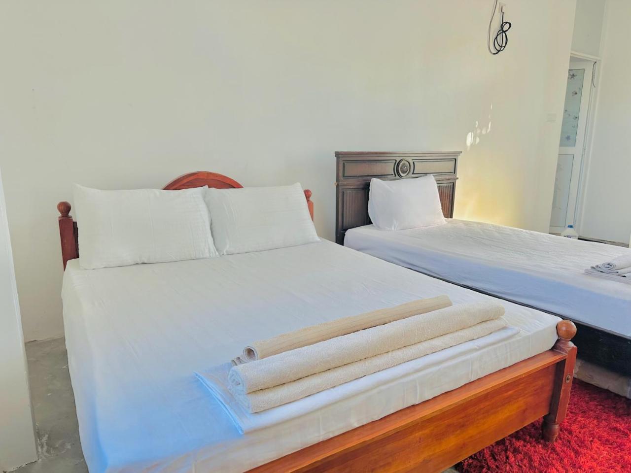 Sea Breeze Guest House Negombo Exterior photo